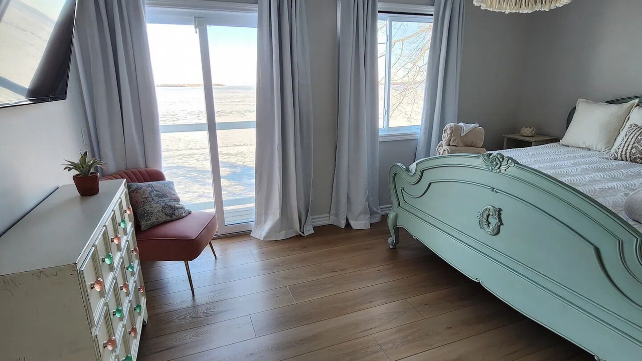 Photo of Bedroom in Alcona