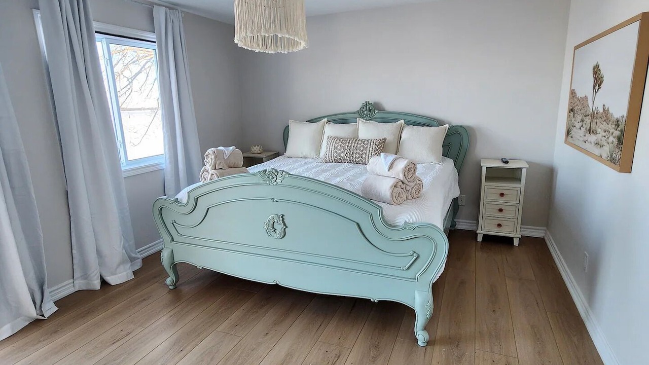 Photo of Bedroom in Alcona