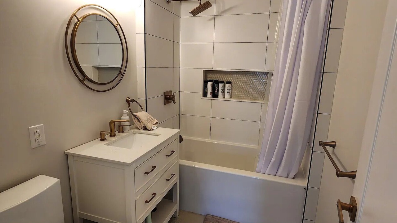 Photo of Bathroom in Alcona