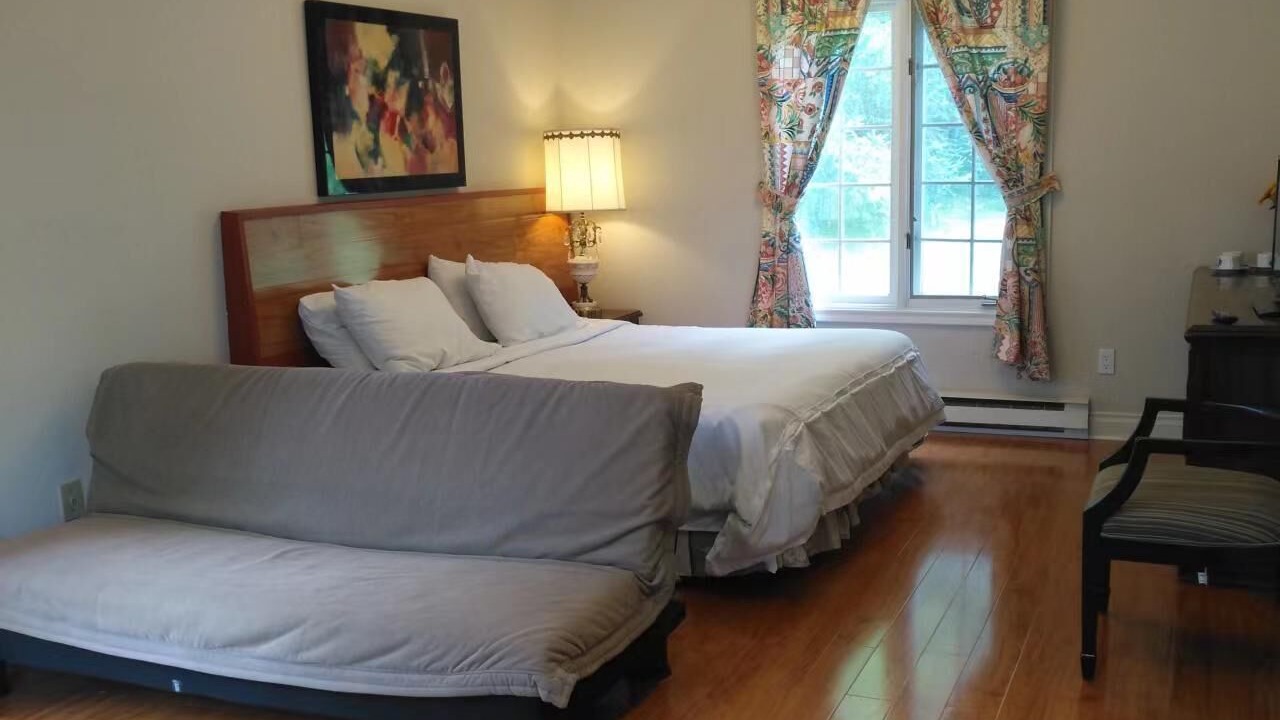 Photo of Bedroom in Adjala-Tosorontio