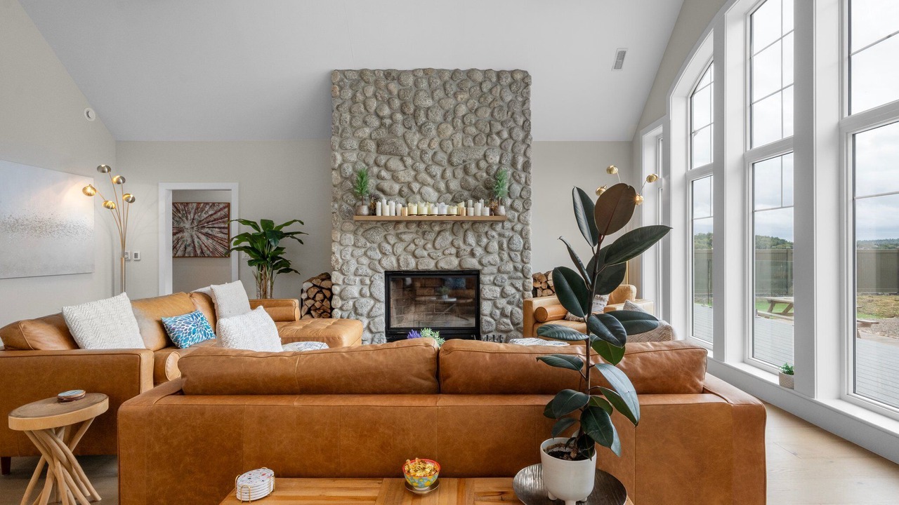 Photo of Livingroom in Bayside