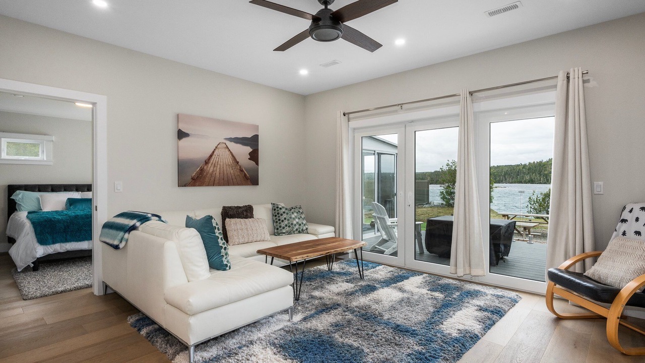 Photo of Livingroom in Bayside
