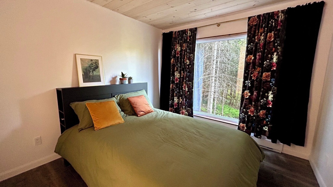Photo of Bedroom in Baie-St-Paul