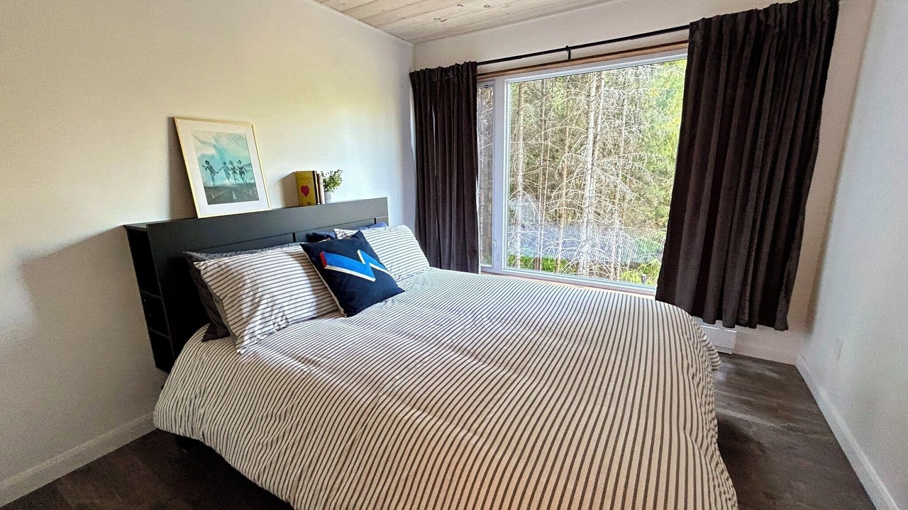 Photo of Bedroom in Baie-St-Paul