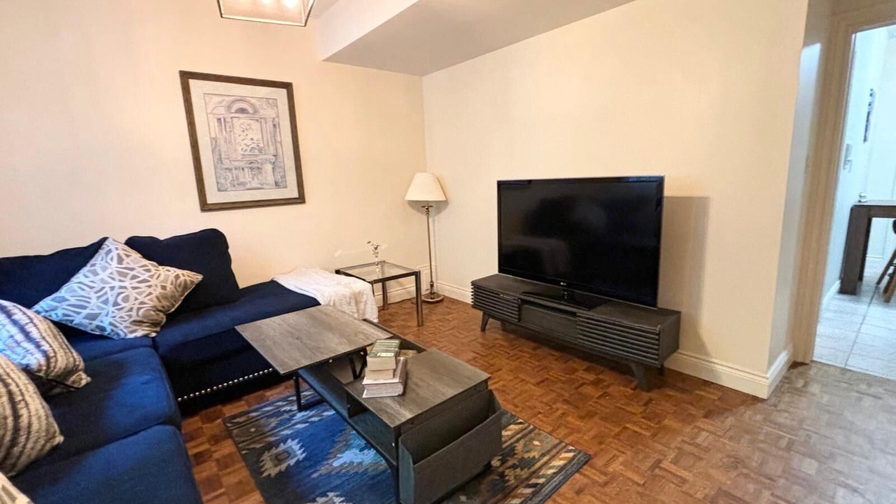 Photo of Livingroom in Thornhill