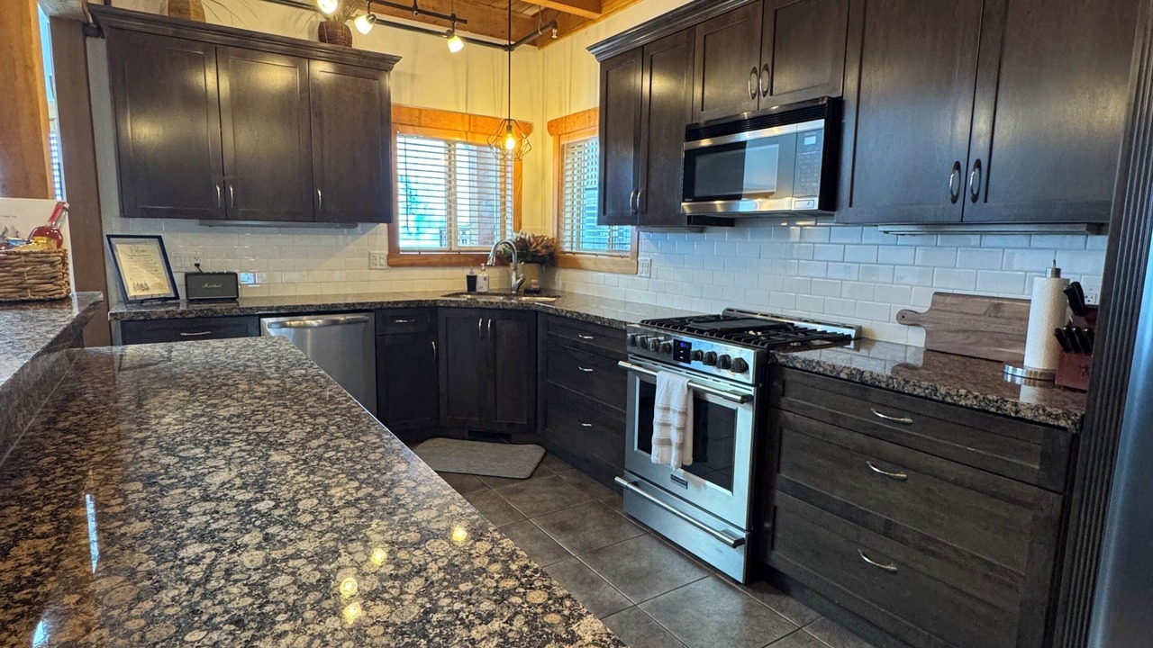 Photo of Kitchen in Okanagan-Similkameen