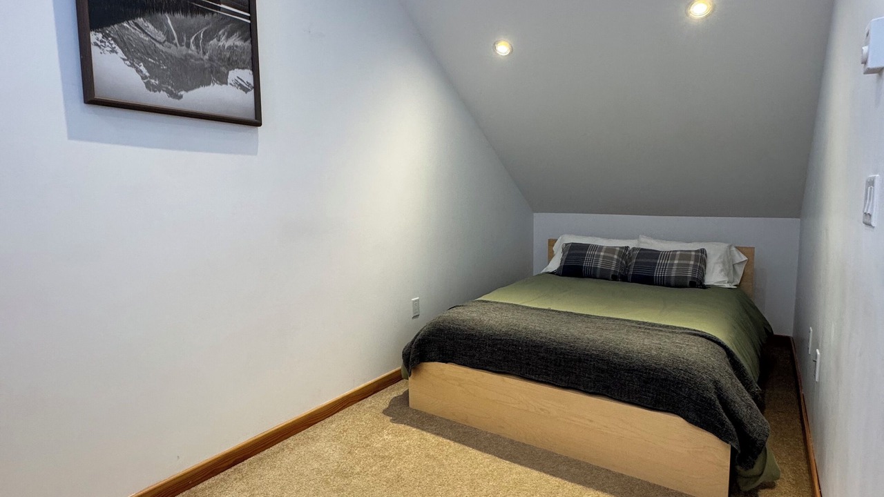 Photo of Bedroom in Okanagan-Similkameen