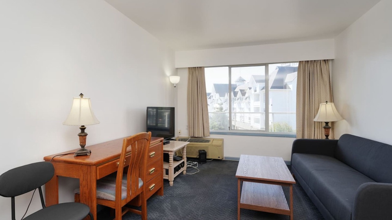Photo of Livingroom in Inner Harbour