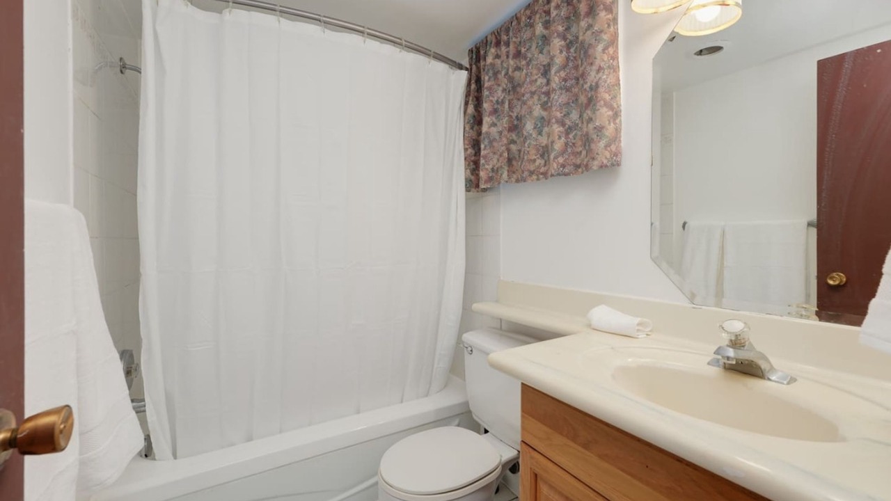 Photo of Bathroom in Inner Harbour