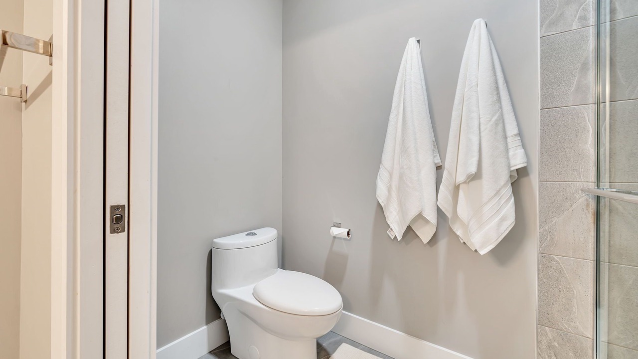 Photo of Bathroom in Division No. 11