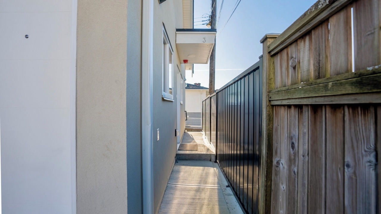 Photo of Outdoor in Renfrew-Collingwood
