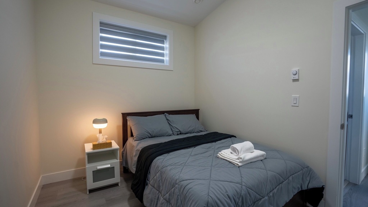 Photo of Bedroom in Renfrew-Collingwood