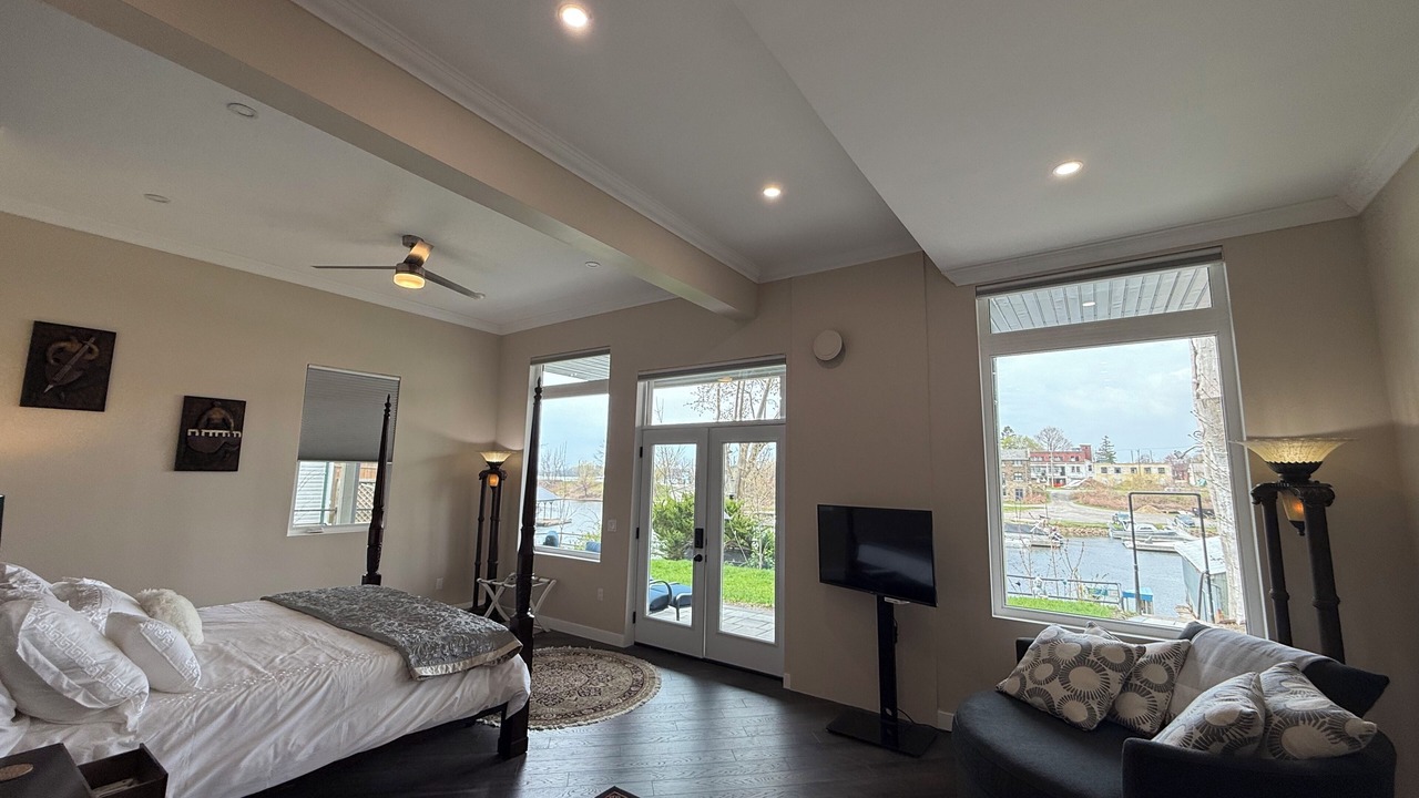 Photo of Bedroom in Gananoque