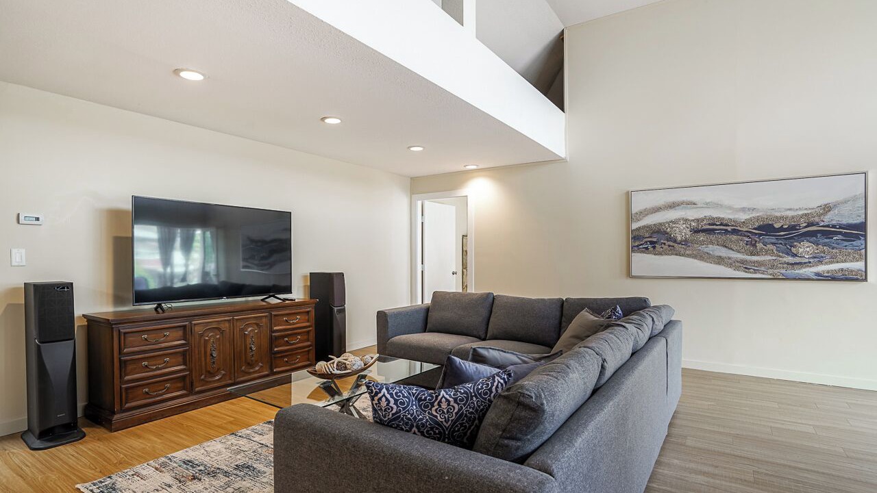Photo of Livingroom in Horseshoe Bay