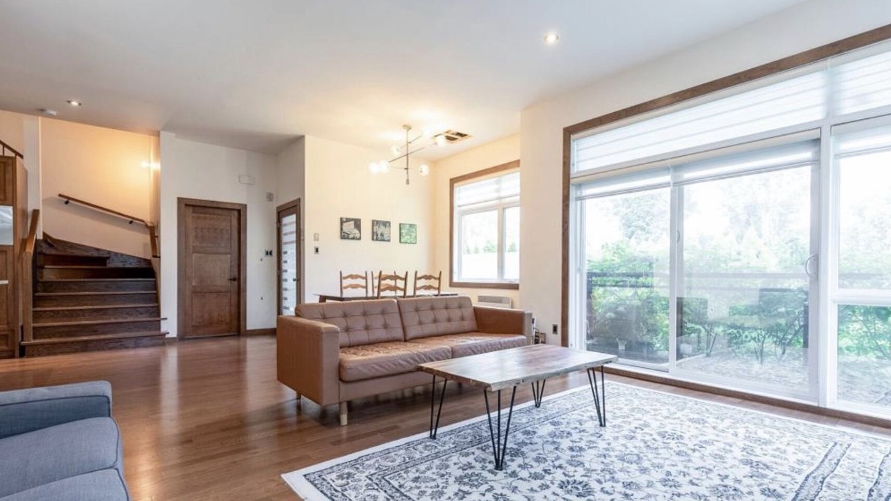 Photo of Livingroom in LaSalle