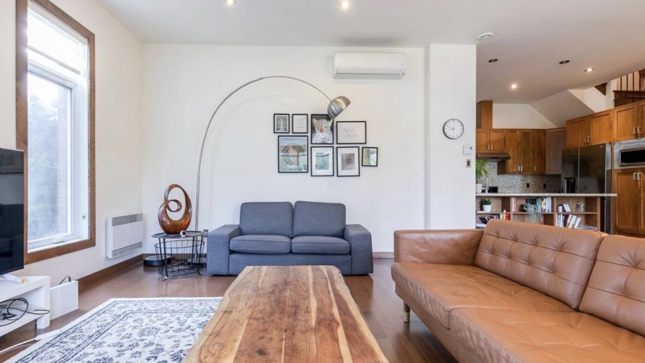 Photo of Livingroom in LaSalle
