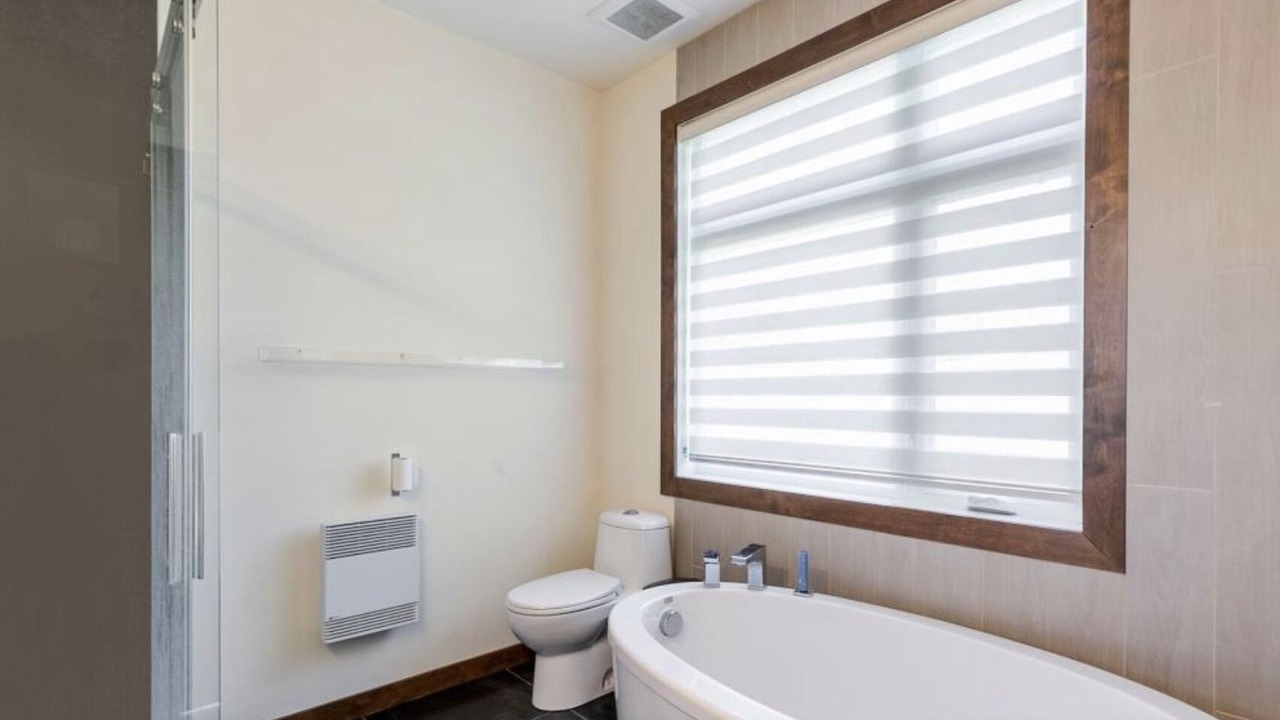 Photo of Bathroom in LaSalle