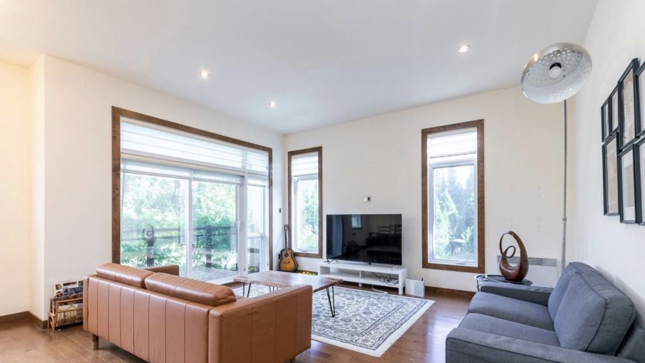 Photo of Livingroom in LaSalle