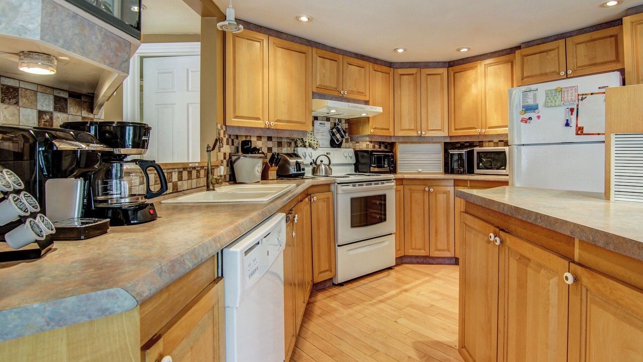 Photo of Kitchen in Lac-Saint-Jean-Est Regional County Municipality