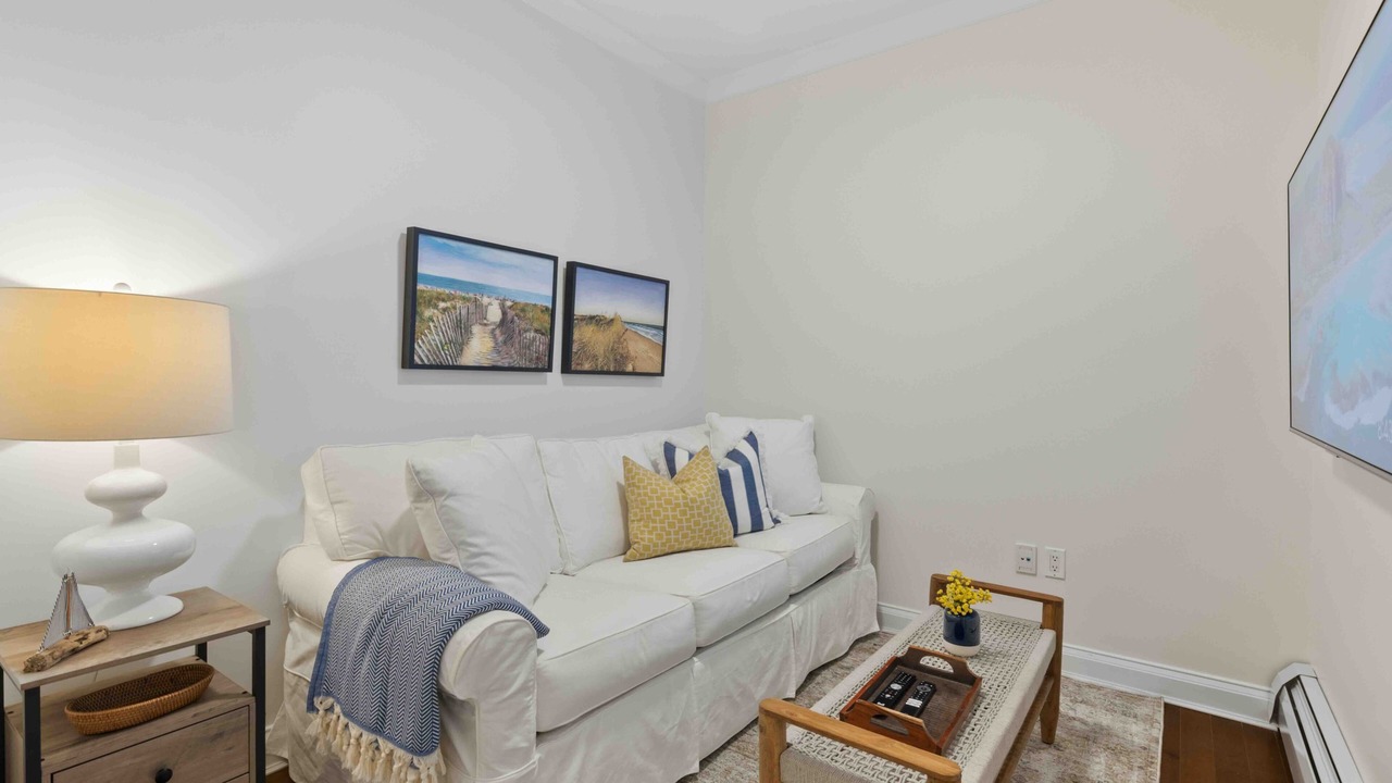 Photo of Livingroom in Queens Square