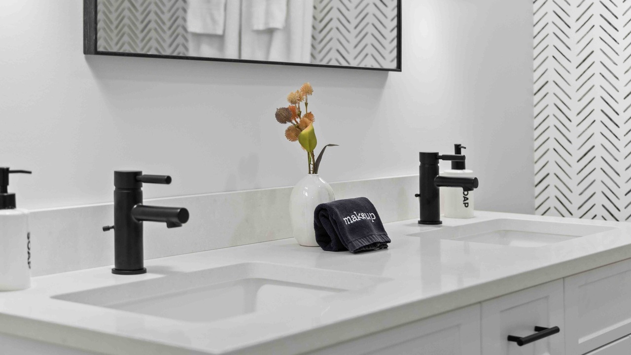 Photo of Bathroom in Queens Square