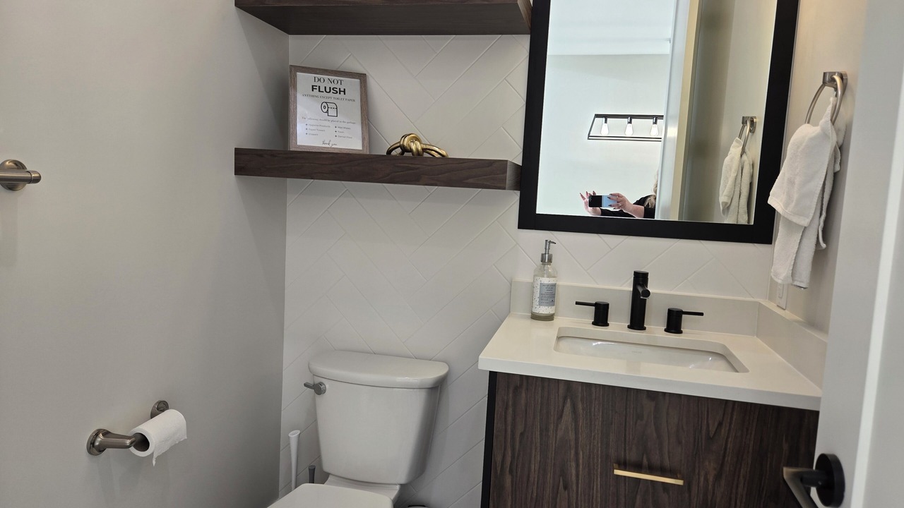 Photo of Bathroom in Okanagan-Similkameen
