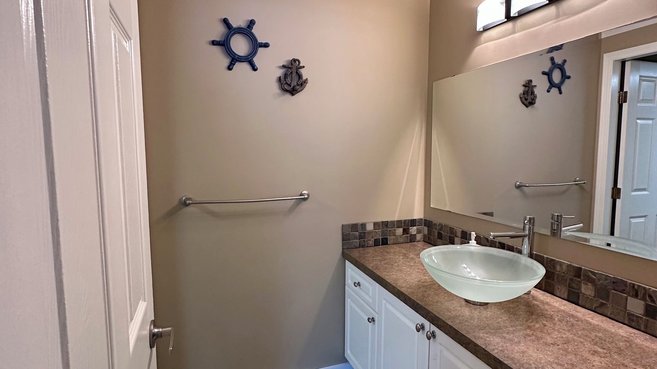 Photo of Bathroom in Courtenay