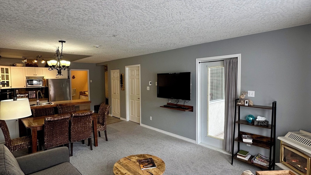 Photo of Livingroom in Courtenay