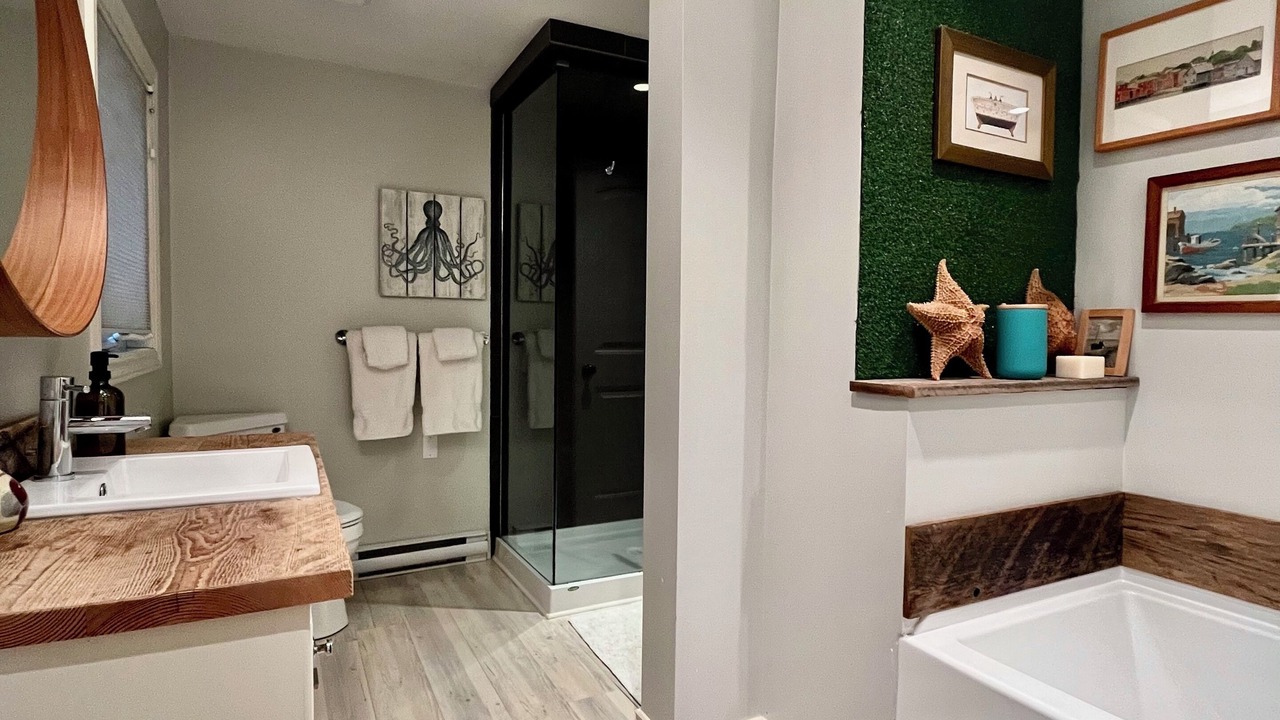 Photo of Bathroom in Courtenay