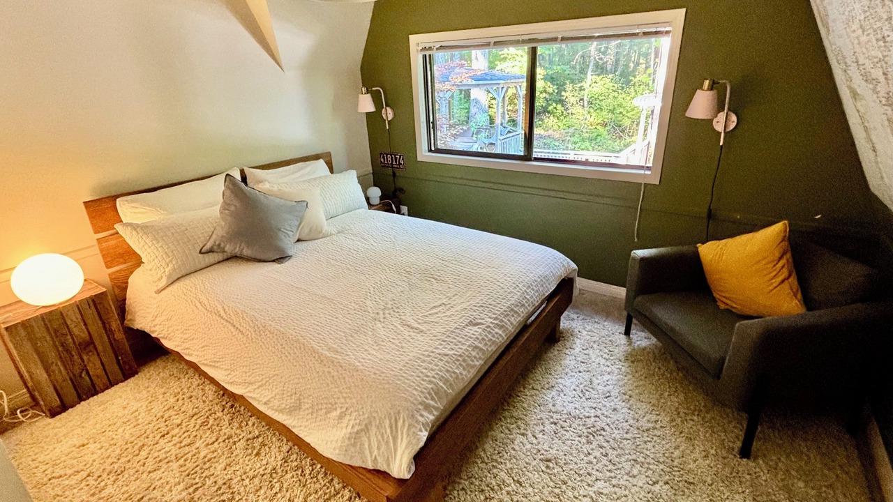 Photo of Bedroom in Courtenay