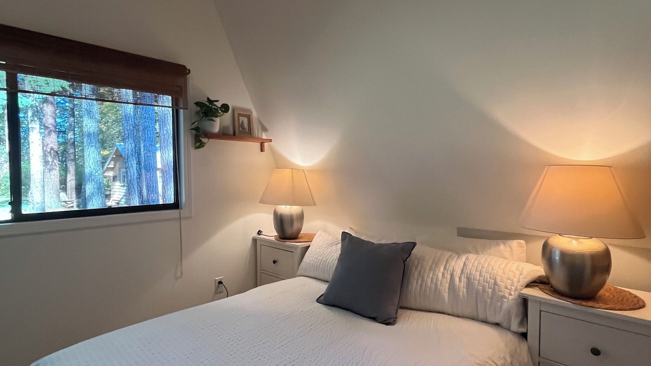 Photo of Bedroom in Courtenay