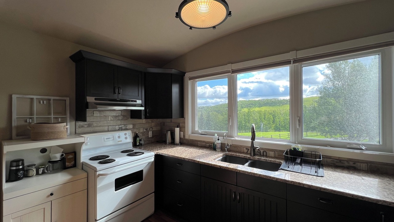 Photo of Kitchen in Priddis
