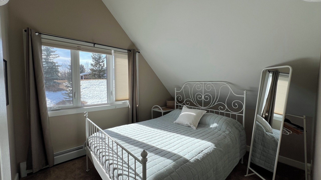 Photo of Bedroom in Priddis