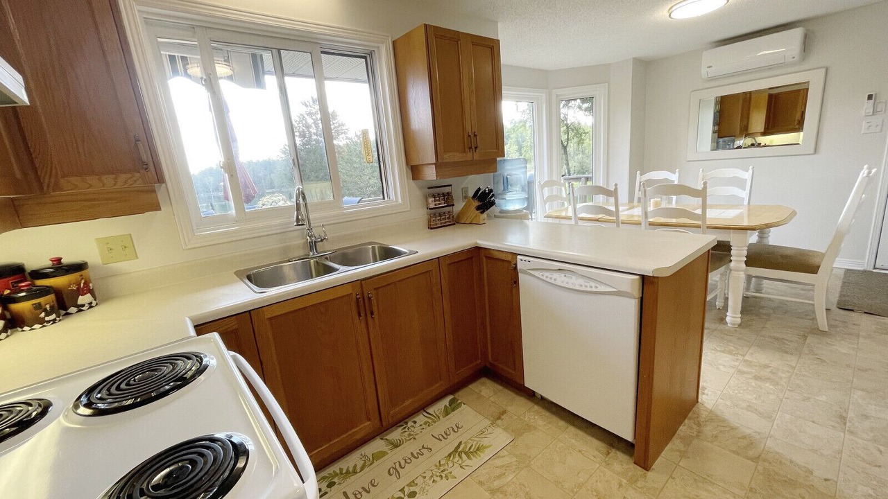 Photo of Kitchen in North Kawartha