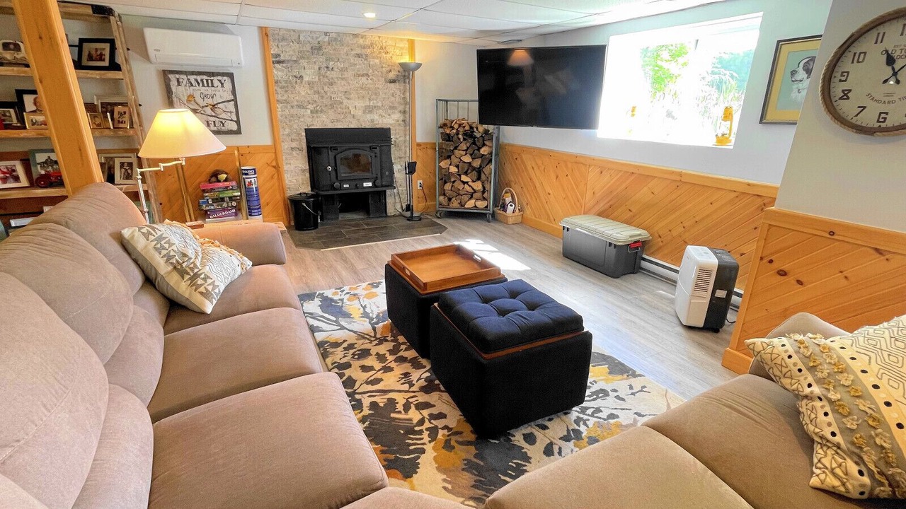 Photo of Livingroom in North Kawartha