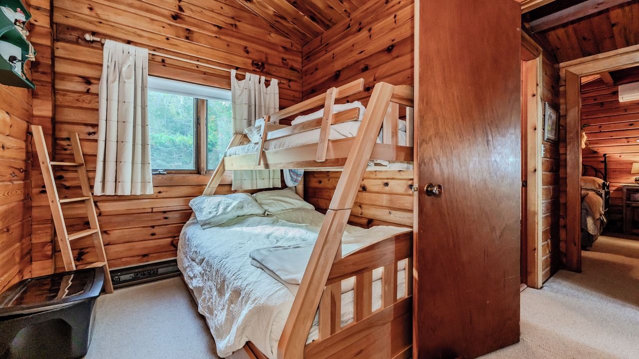 Photo of Bedroom in Lion's Head