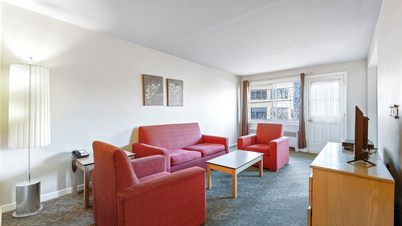 Photo of Livingroom in Dorval