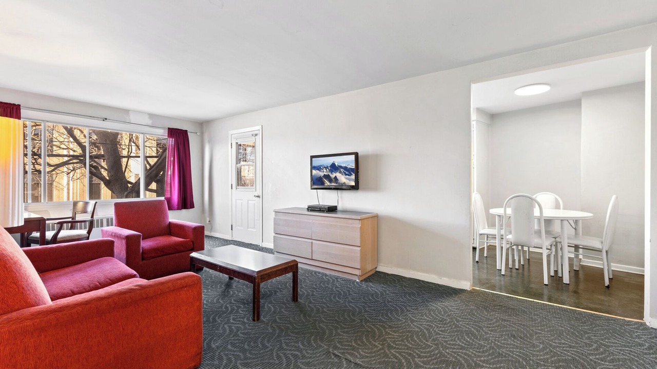 Photo of Livingroom in Dorval