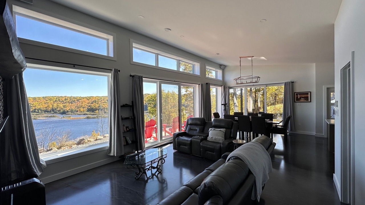 Photo of Livingroom in L'lle-du-Grand-Calumet