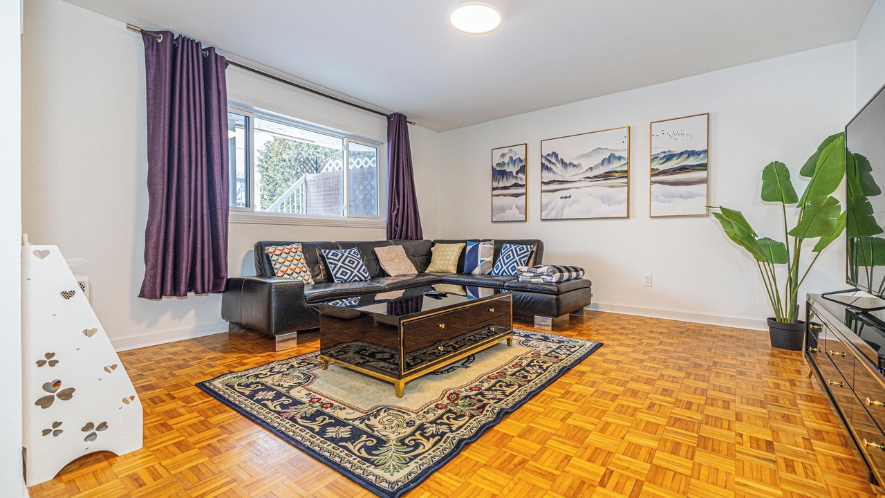 Photo of Livingroom in Brossard
