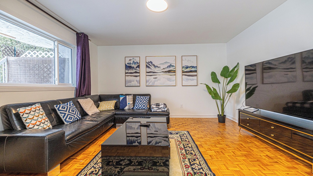 Photo of Livingroom in Brossard
