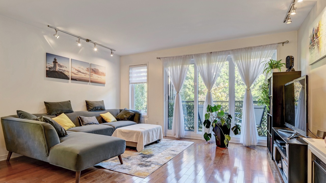 Photo of Livingroom in Pointe-Saint-Charles