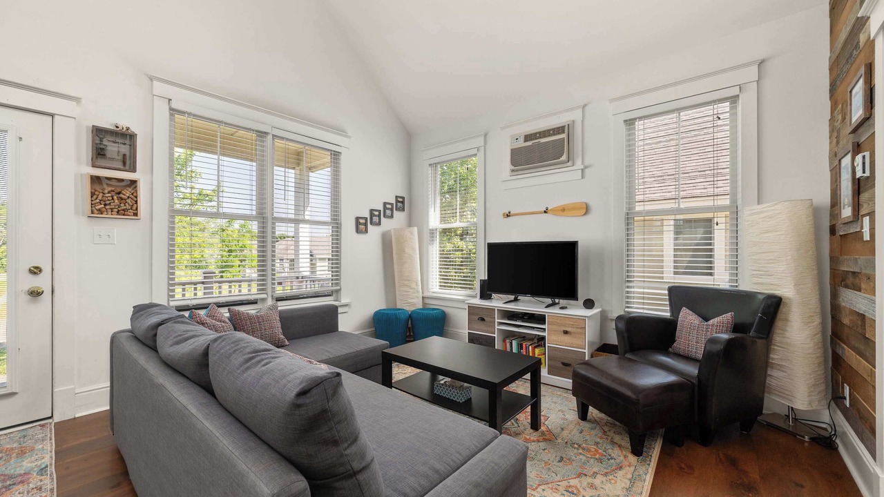 Photo of Livingroom in Cherry Valley