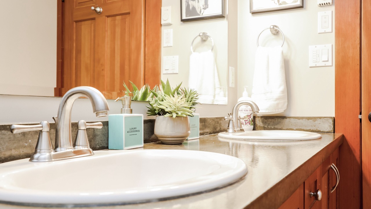 Photo of Bathroom in Central Saanich