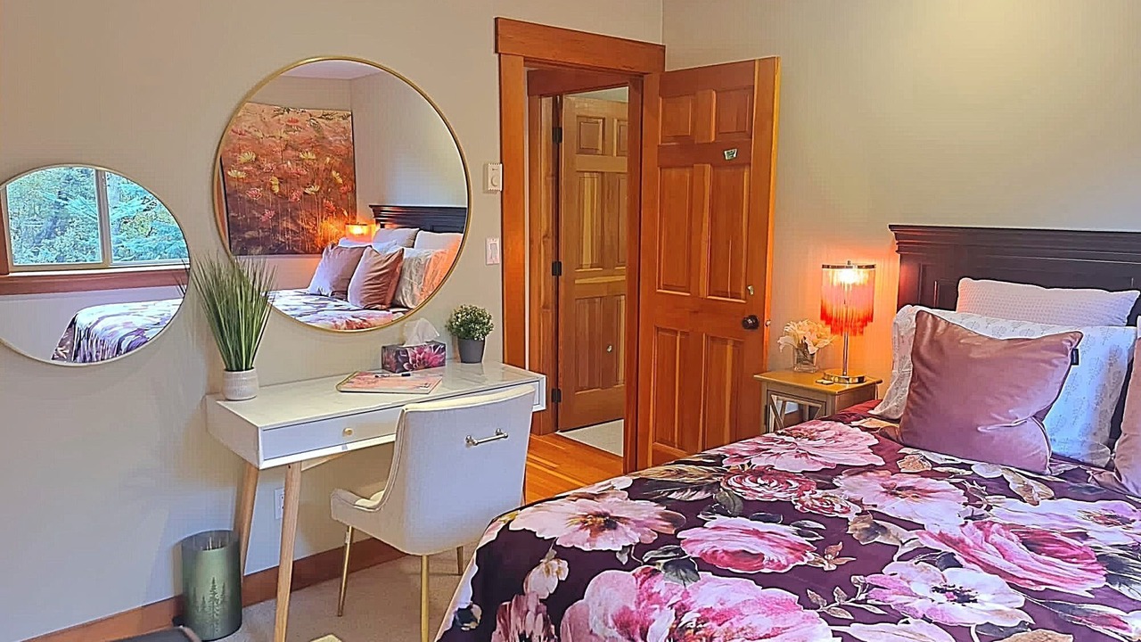 Photo of Bedroom in Central Saanich