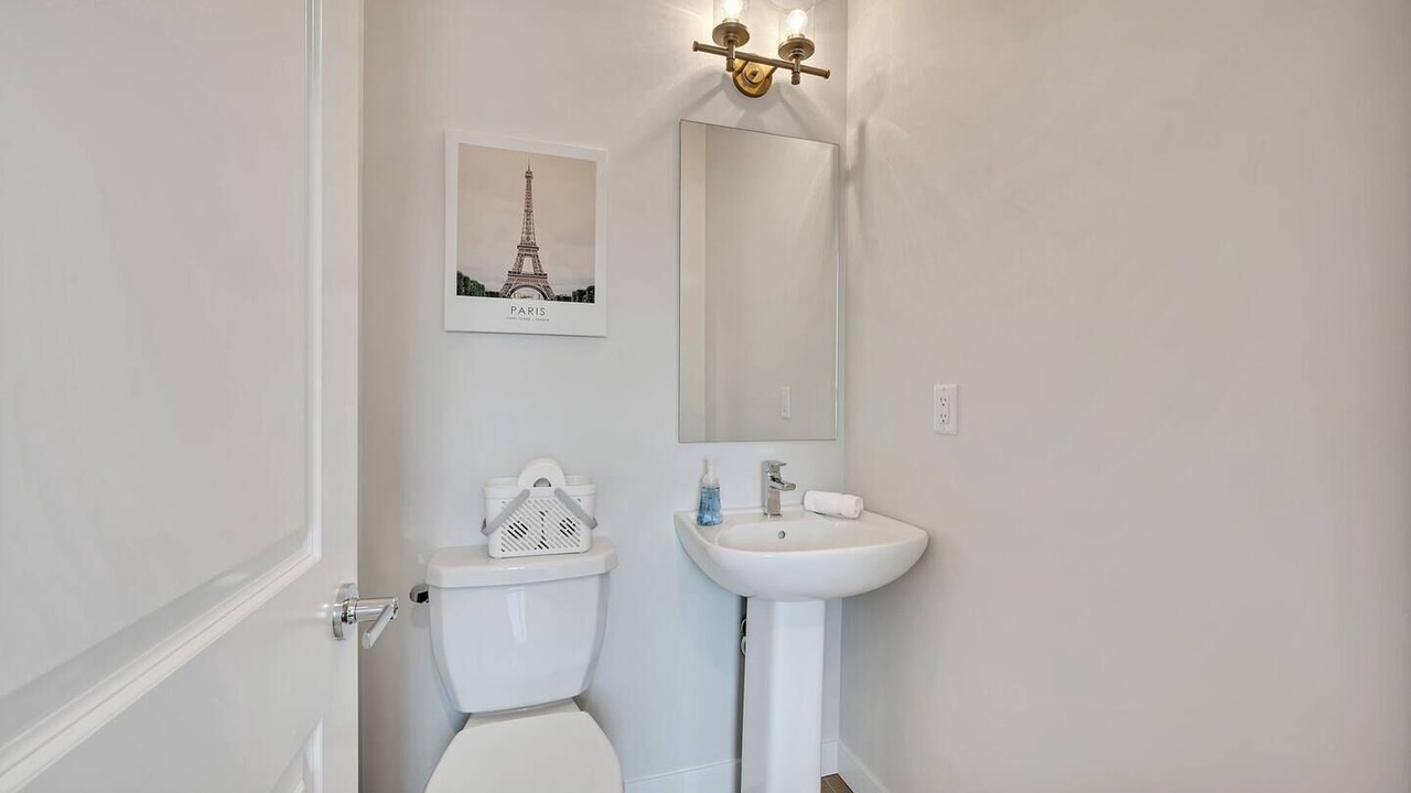 Photo of Bathroom in Division No. 11