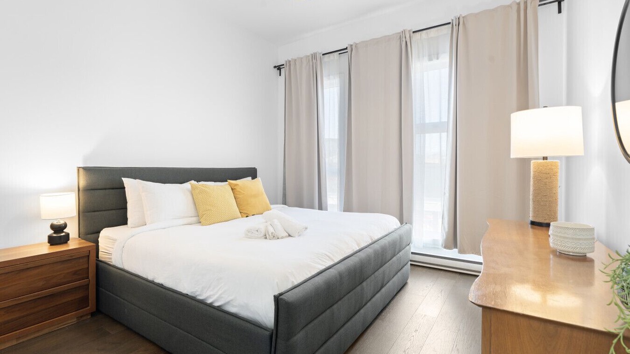 Photo of Bedroom in La Petite-Patrie