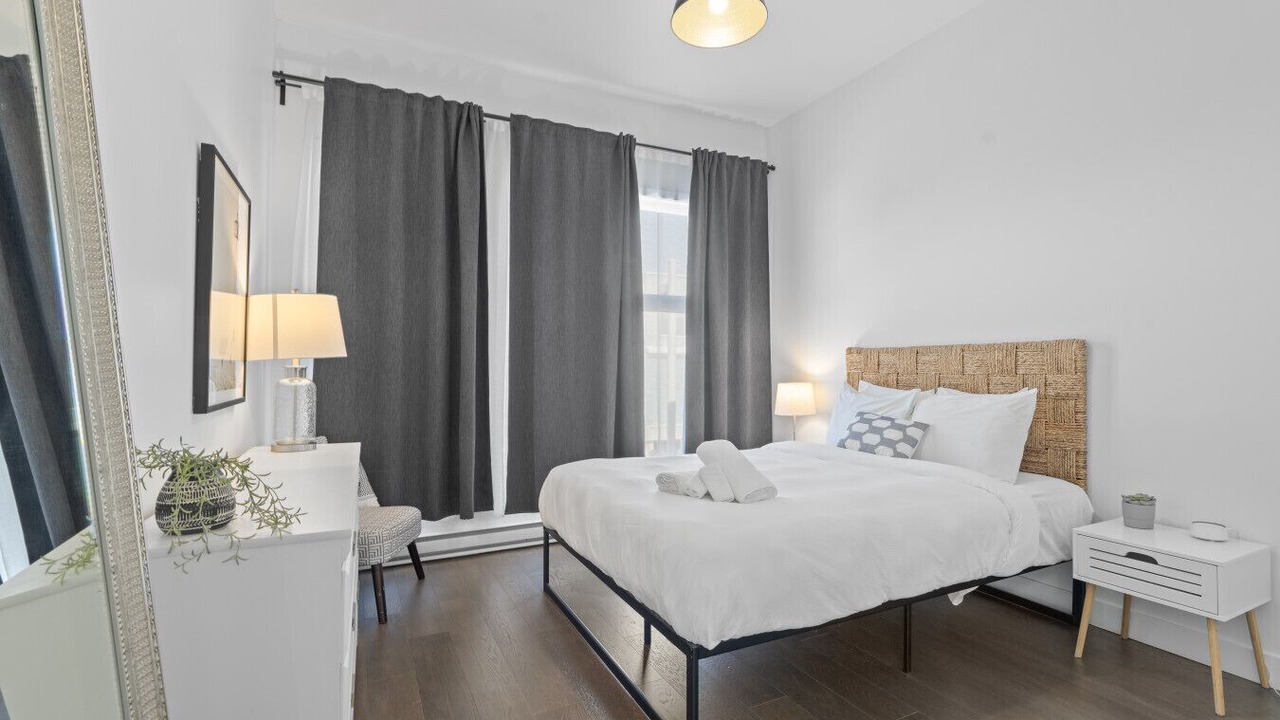 Photo of Bedroom in La Petite-Patrie