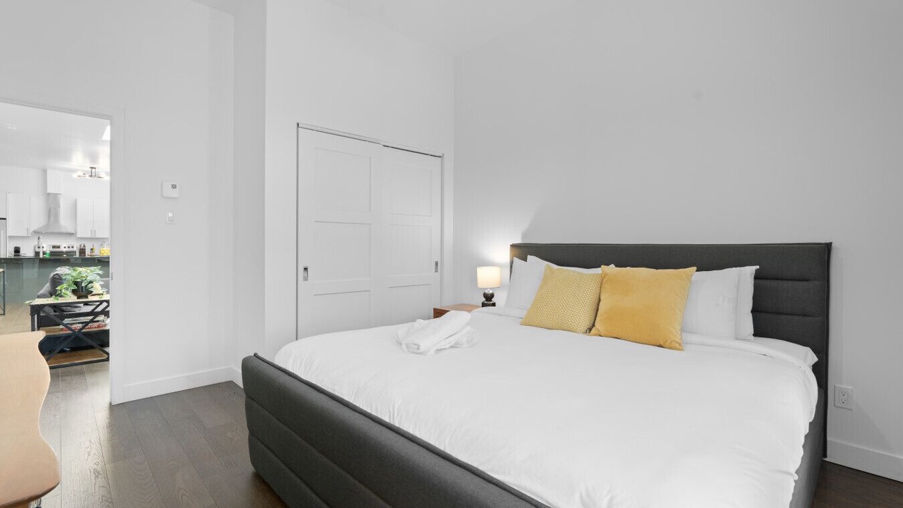 Photo of Bedroom in La Petite-Patrie