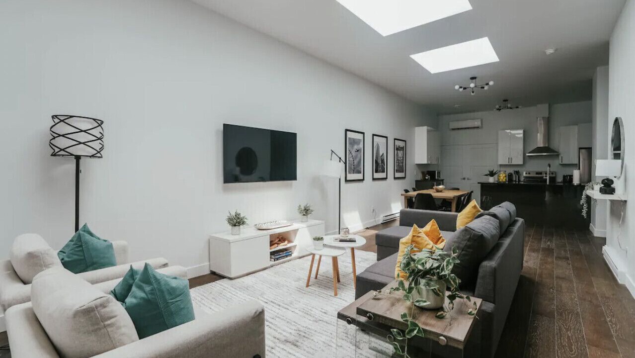 Photo of Livingroom in La Petite-Patrie